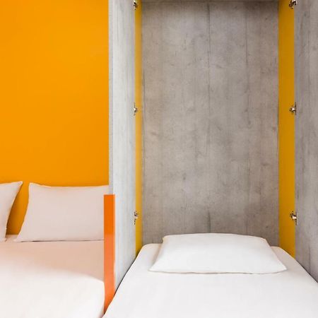 Ibis Budget Lyon Est Бено Экстерьер фото