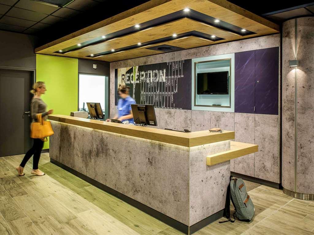 Ibis Budget Lyon Est Бено Экстерьер фото