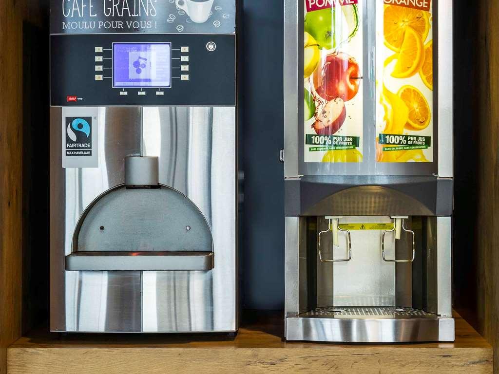 Ibis Budget Lyon Est Бено Экстерьер фото